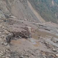 आठ घण्टादेखि बिपी राजमार्ग अवरुद्ध, बेपत्ता महिलाको खोजी गरिँदै Image