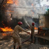 नयाँ दिल्लीमा भयानक आगलागी: २१ जनाको मृत्यु, १५ जना आईसीयूमा Image