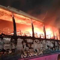 ढाकामा श्रृंखलाबद्ध ११ स्थानमा बम विस्फोट र आगजनी, देशभर उच्च सुरक्षा सतर्कता Image