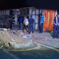 धनगढीबाट काठमाडौँ आउँदै गरेको बस कपिलवस्तुमा दुर्घटनाग्रस्त Image
