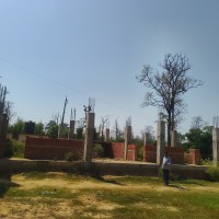 बजेट अभावले अधुरो विद्यालय भवन, विद्यार्थी अझै टिनको छानामुनि पढ्न बाध्य Image