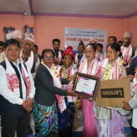 एसईईमा उत्कृष्ट छात्रालाई ल्यापटप उपहार Image
