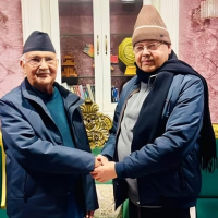 ओली–खनाल भेट सकारात्मक, एमालेमा फर्कने तयारी Image