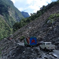 म्याग्दीमा पहिरोका कारण बेनी–जोमसोम सडक पटक–पटक अवरुद्ध Image