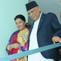 ओली र भण्डारीबीच दुई घण्टा गोप्य वार्ता, के भयो कुराकानी ? Image