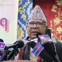 नेतृत्व छोड्न तयार छु, संसार घुम्न मन छ - माधव नेपाल Image