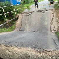 नालामा पुल भाँचियो : राजधानी जाने वैकल्पिक सडक अवरुद्ध Image