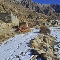 चुनाव नजिकिँदै, हुम्लाको जाङ गाउँ सुनसान, हिमपातले बाटो बन्द Image