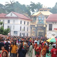 पशुपतिनाथमा भक्तजन Image