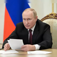 Putin Warns Against Recession as Russian Economy Shows Signs of Slowdown Image