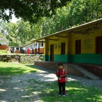 विद्यालयमा किताब छन् तर विद्यार्थी शून्य Image